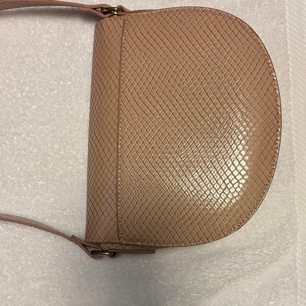 Chic Metallic Crossbody Bag